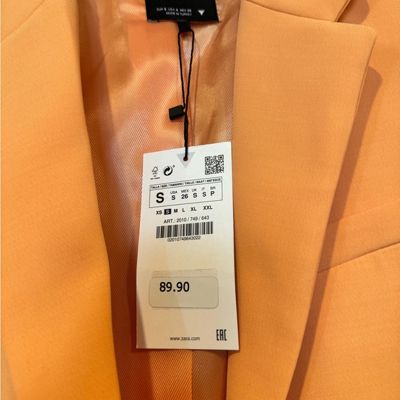 Zara NWT orange straight cut blazer
$89
Size: S - Picture 2 of 14